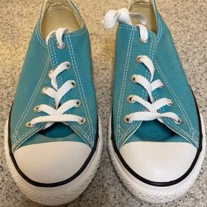 ❌SOLD❌Teal Converse All Stars slow Top